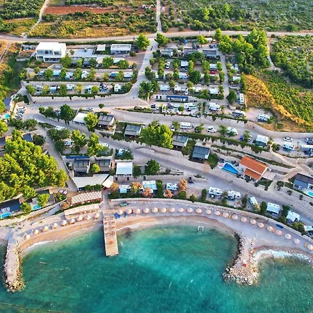 Ferienvilla Dalmatiner Mit Infinity Pool By Interhome